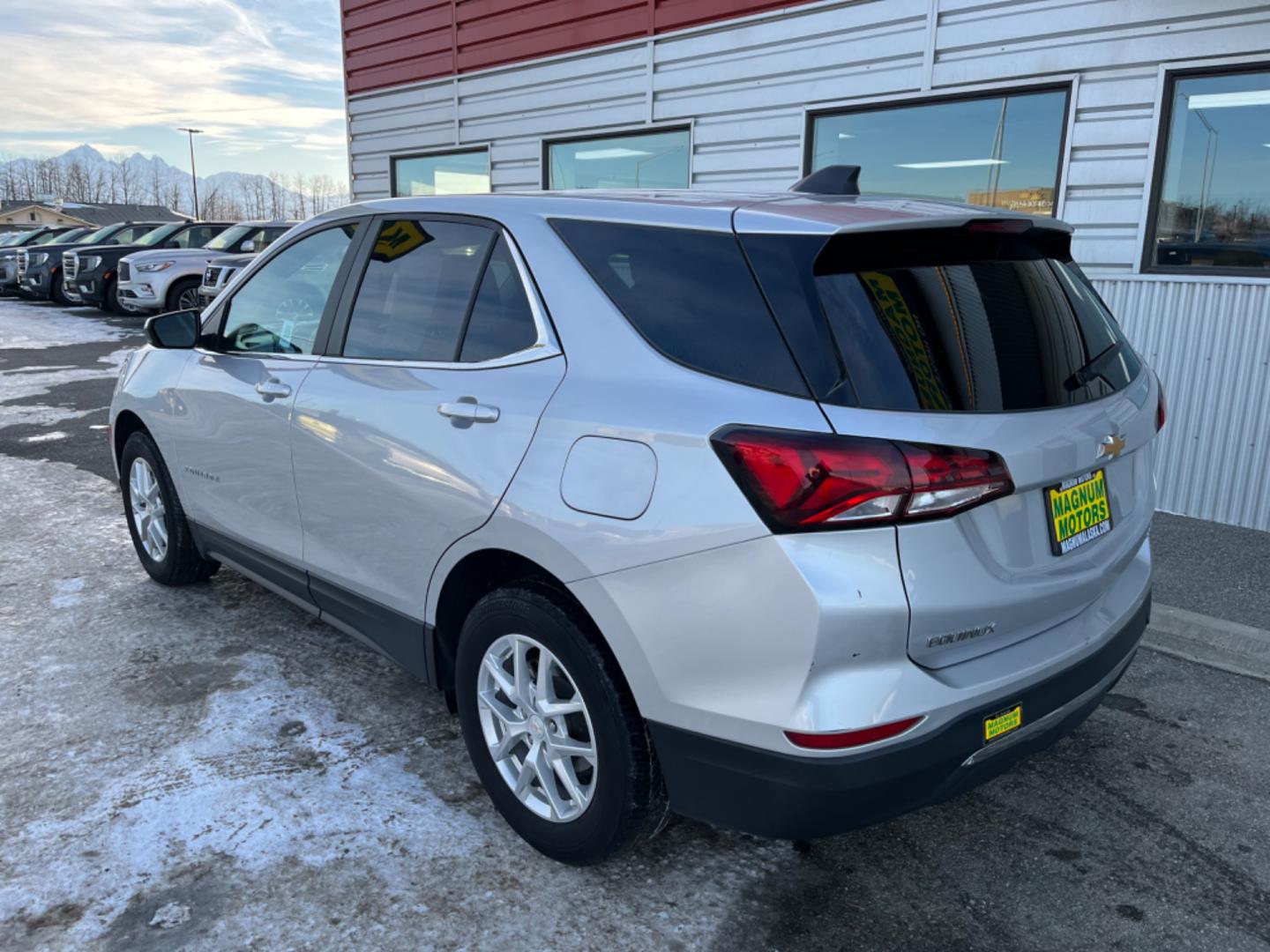 2022 Silver /charcoal cloth Chevrolet Equinox LT AWD (3GNAXUEV4NL) with an 1.5L L4 DOHC 16V TURBO engine, 6A transmission, located at 1960 Industrial Drive, Wasilla, 99654, (907) 274-2277, 61.573475, -149.400146 - Photo#3